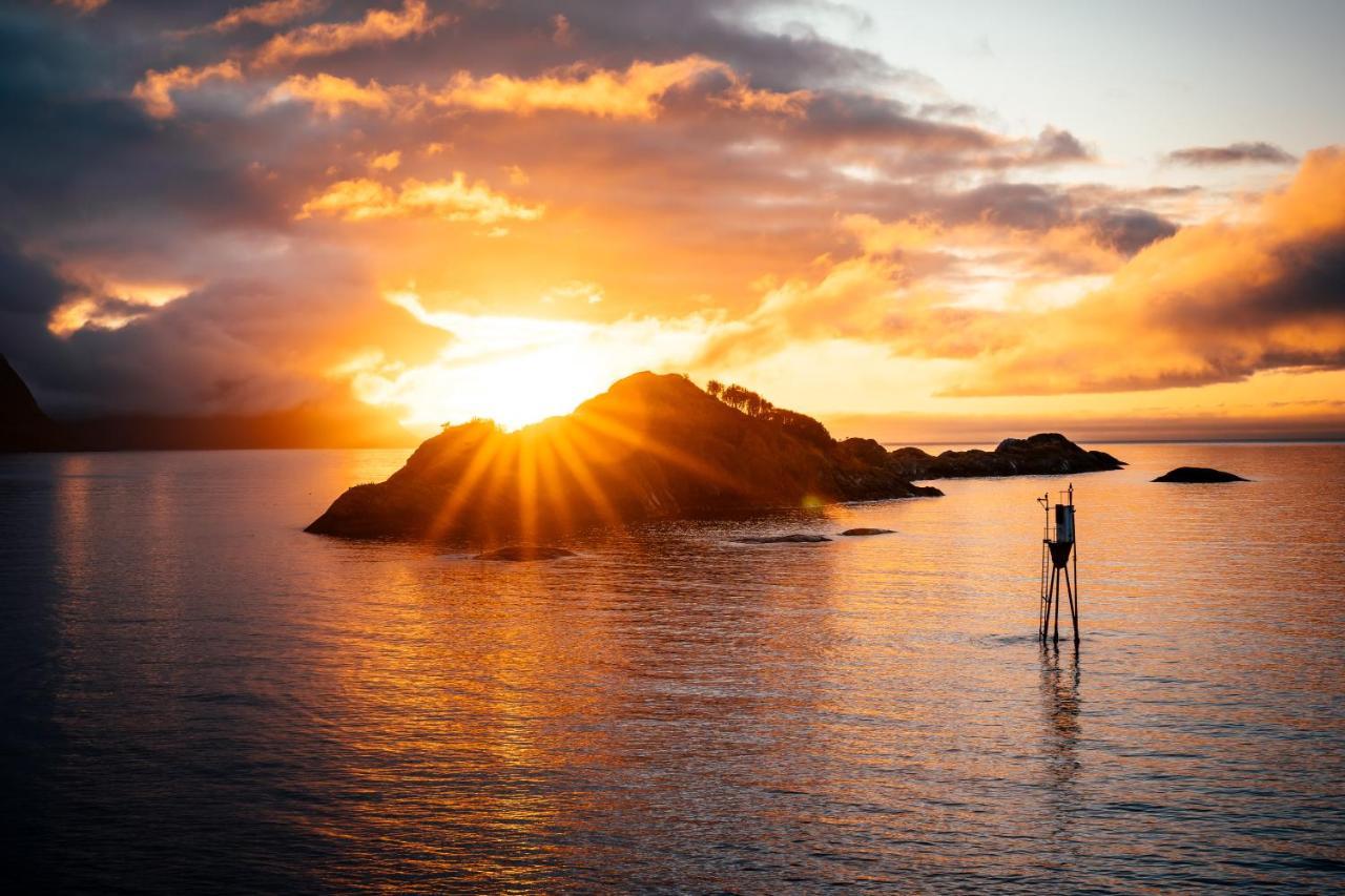 Готель Hamn I Senja Екстер'єр фото